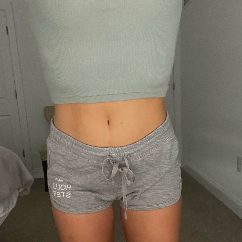 HOLLISTER XS GRAY COMFY SHORTS